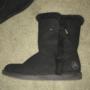 Black midway ugg like boots!